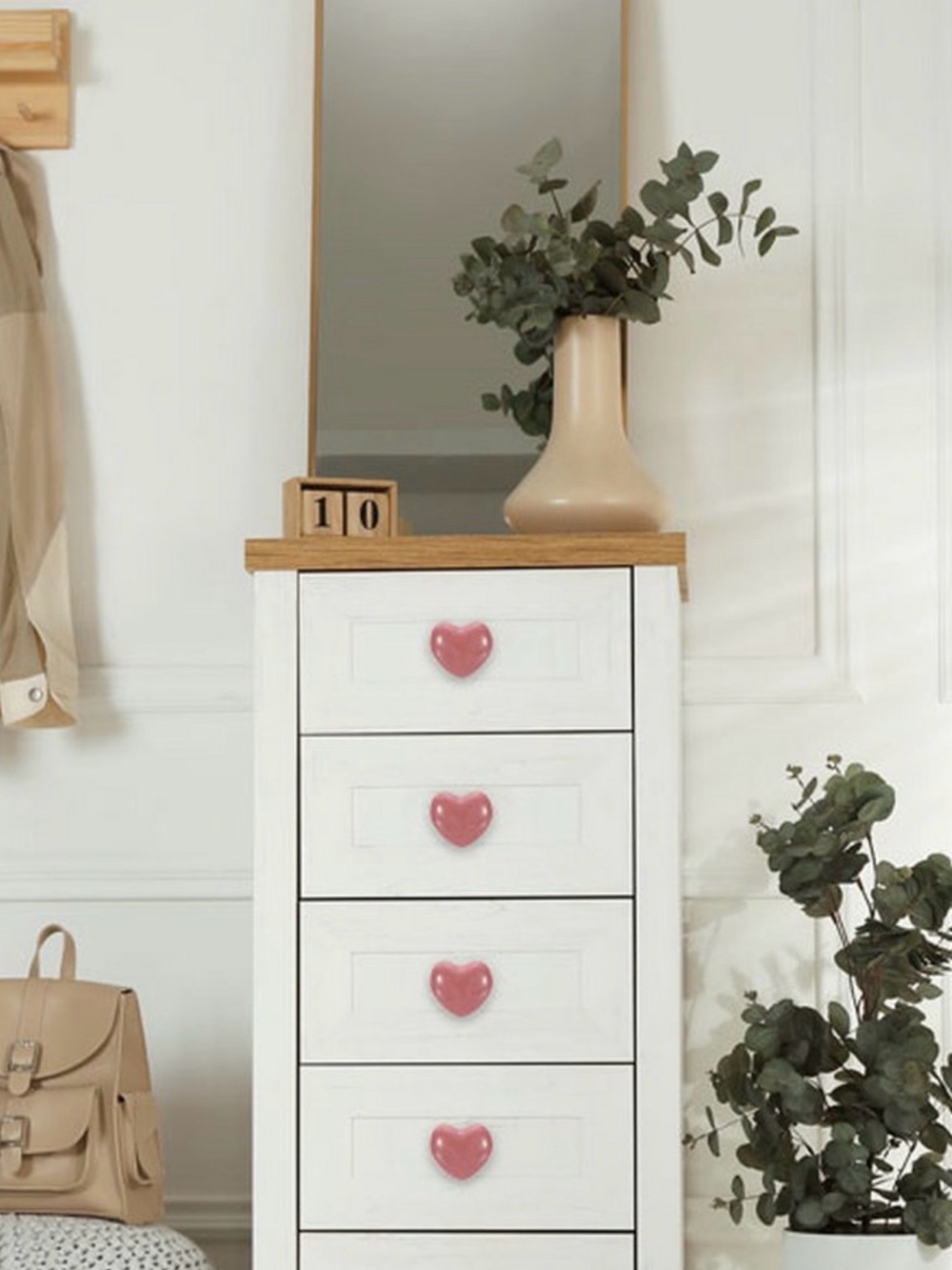 Set of 8 Pink Heart Knobs